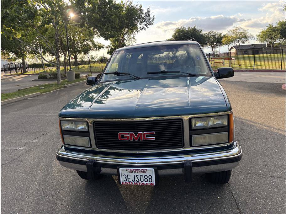 Used 1993 GMC Suburban 2500 RWD image 2