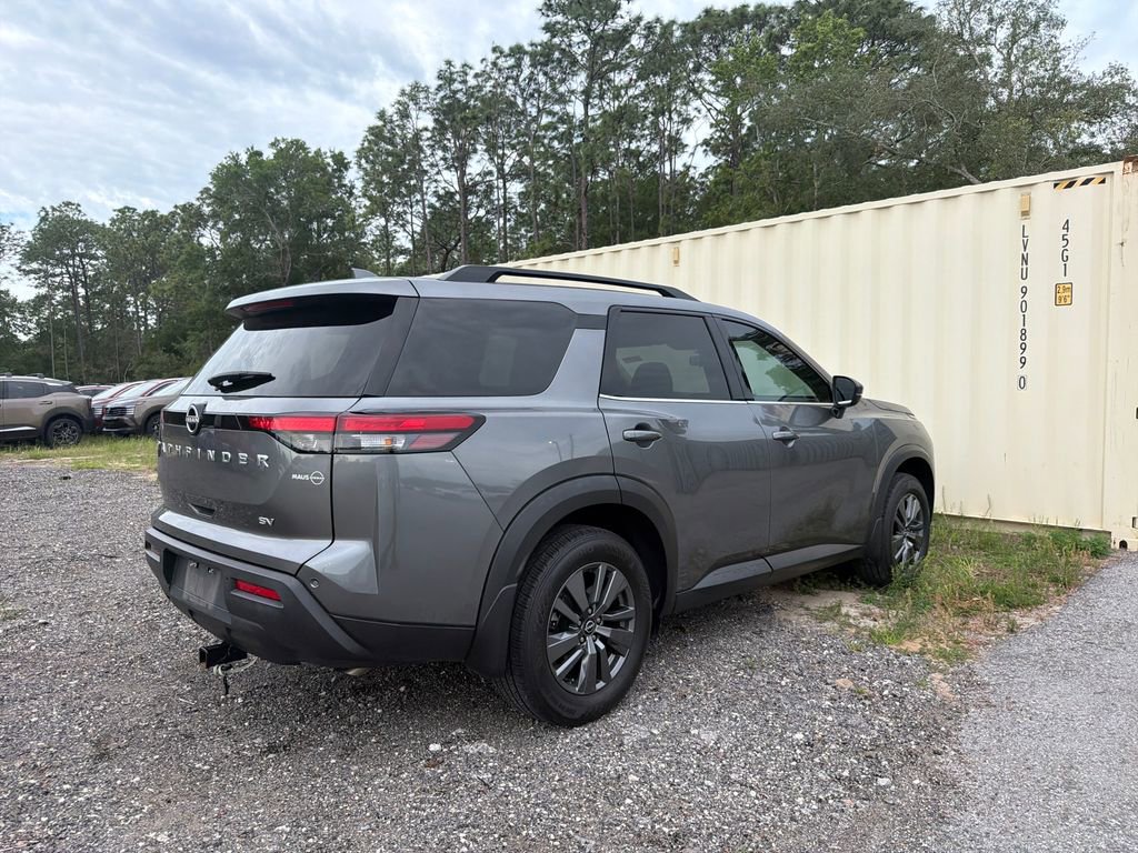 Used 2024 Nissan Pathfinder SV w/ SV Premium Package FWD image 5