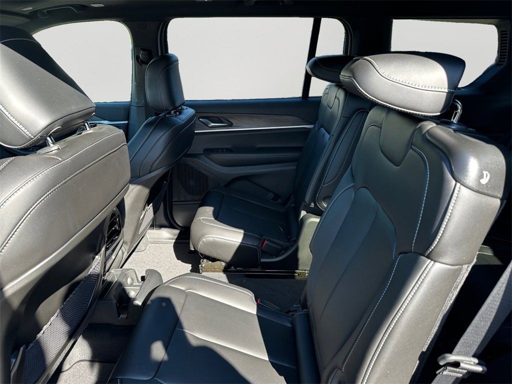 New 2025 Jeep Grand Cherokee L Limited image 15