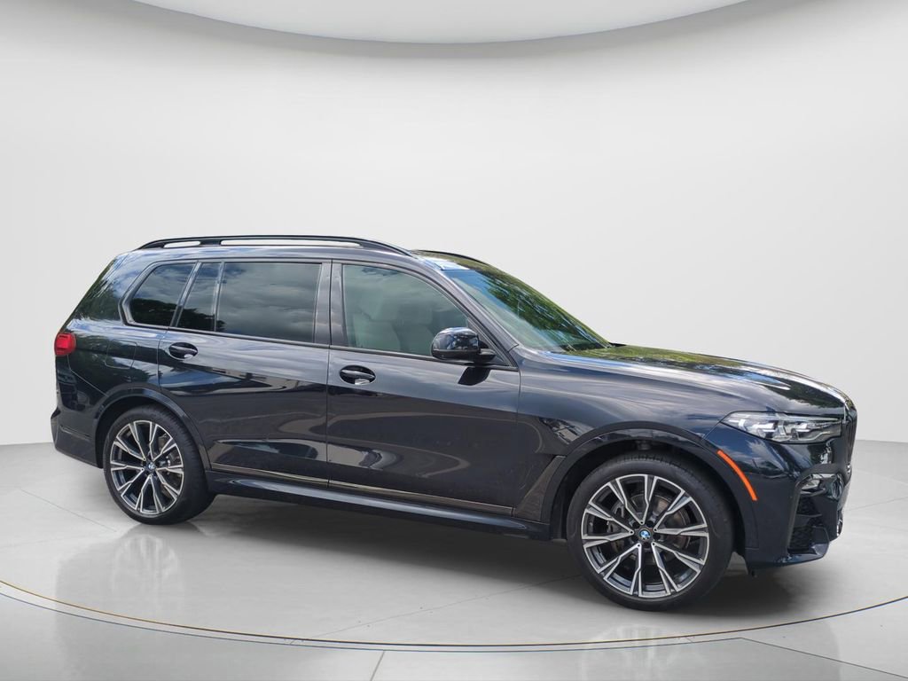 Used 2021 BMW X7 xDrive40i w/ M Sport Package AWD/4WD image 3