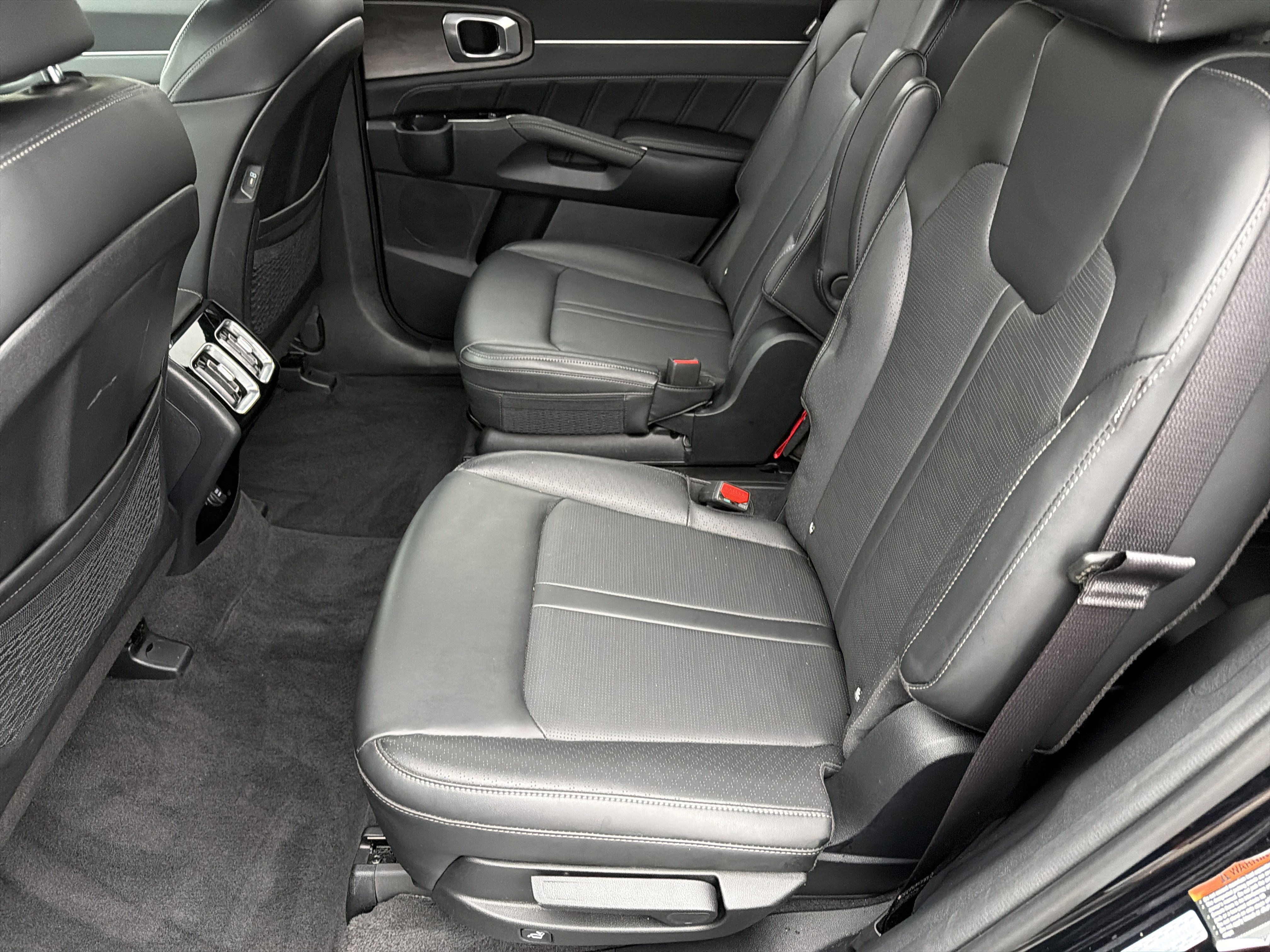 Used 2025 Kia Sorento SX image 21