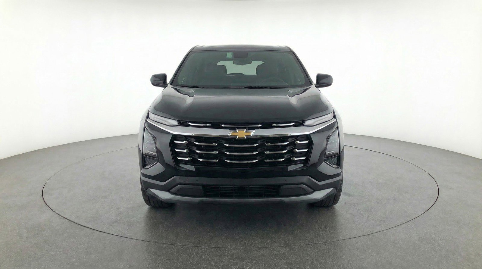 Used 2025 Chevrolet Equinox LT FWD image 2
