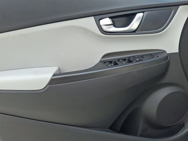 Certified 2023 Hyundai Kona SE w/ Cargo Package image 12