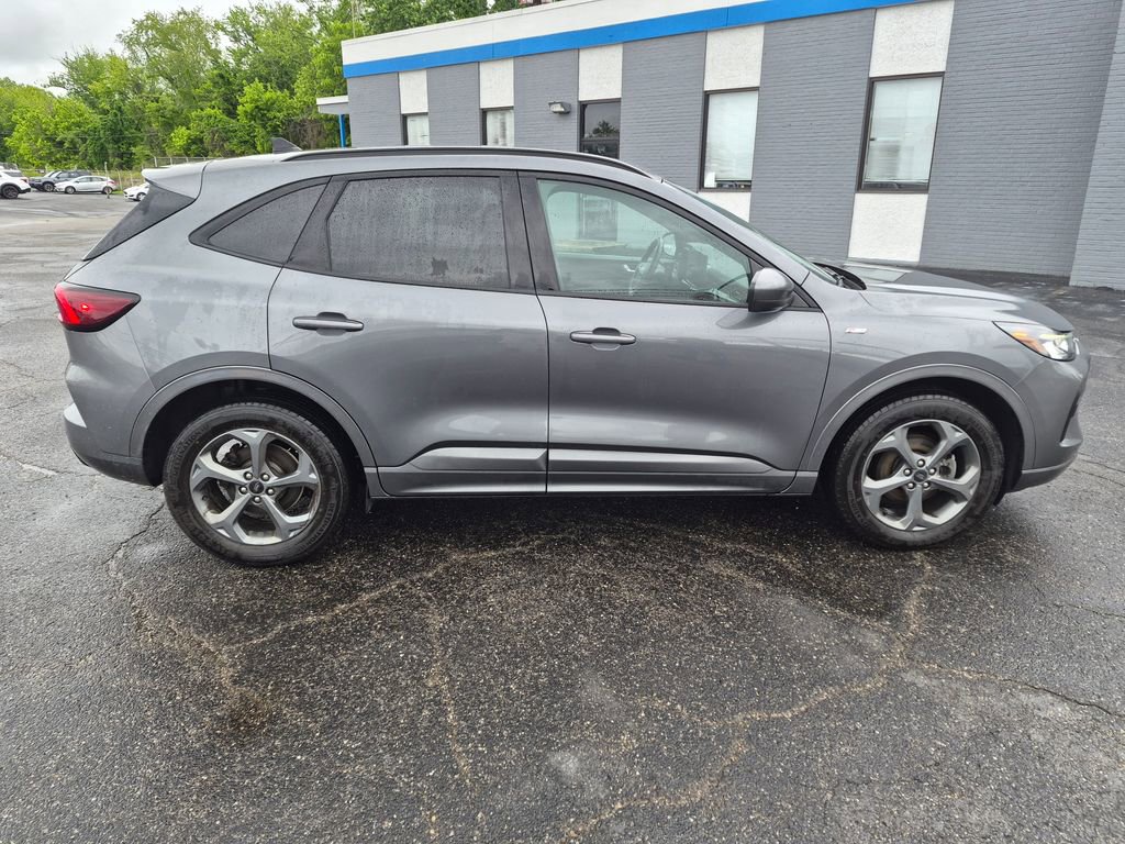 Used 2024 Ford Escape ST-Line Select w/ Tech Pack #1 AWD/4WD image 2