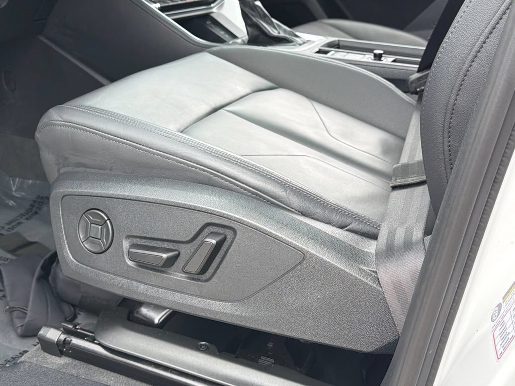 Used 2025 Audi Q3 2.0T Premium AWD/4WD image 30