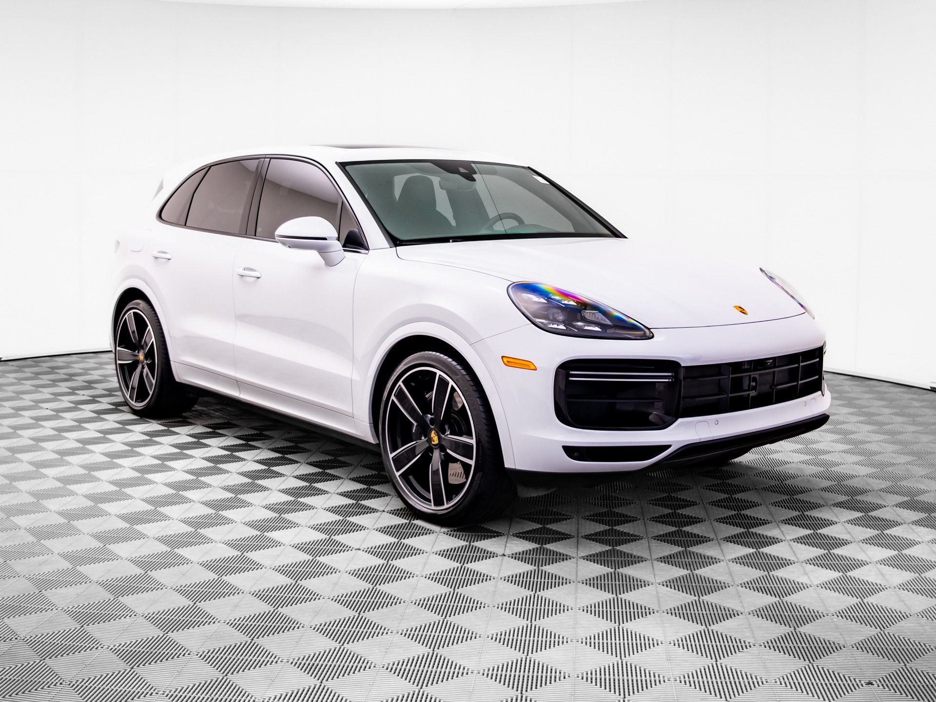 Certified 2023 Porsche Cayenne Turbo AWD/4WD image 6