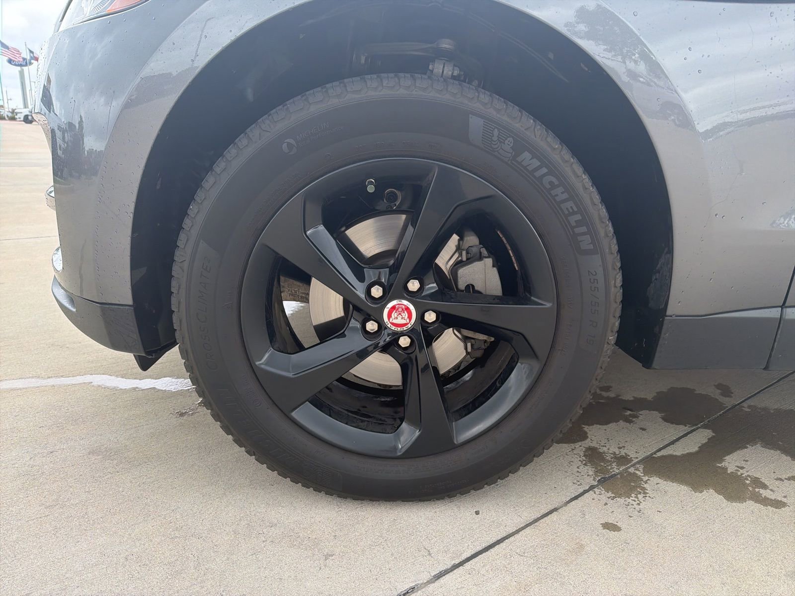 Used 2019 Jaguar F-PACE Premium image 9