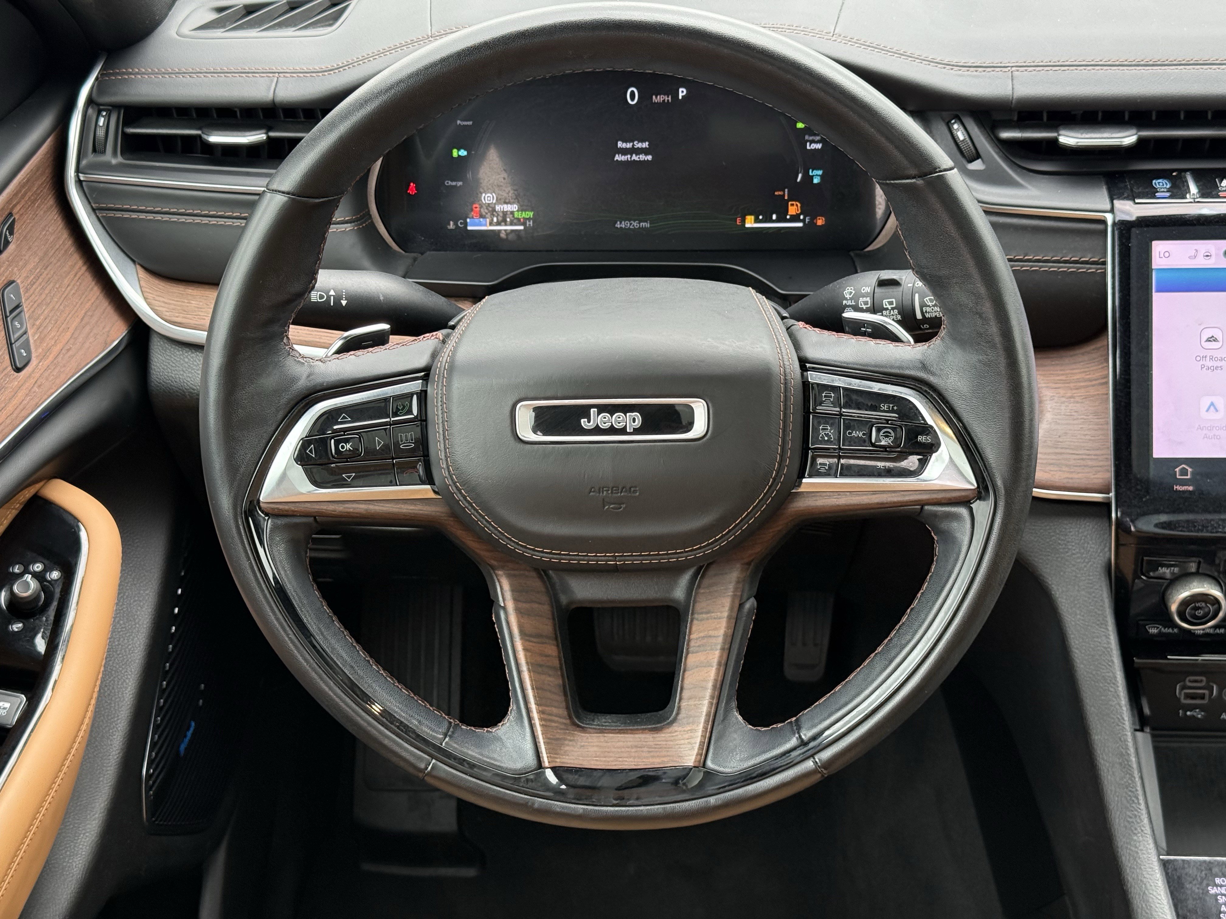 Used 2022 Jeep Grand Cherokee Summit w/ Luxury Tech Group V image 15