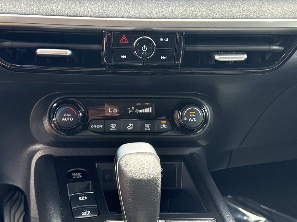 Used 2026 Nissan Kicks SV FWD image 22