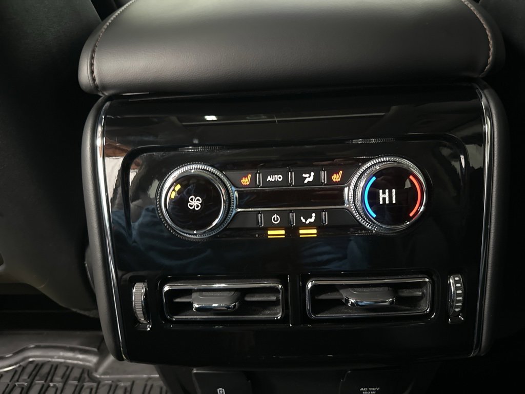 Used 2024 Lincoln Aviator AWD w/ Premium Package image 38