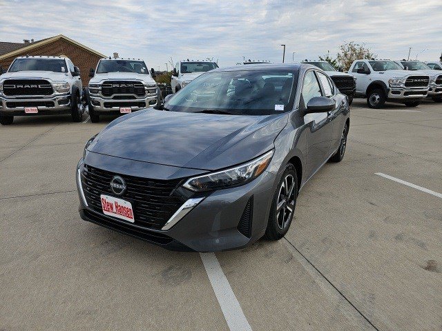 Used 2024 Nissan Sentra SV image 2