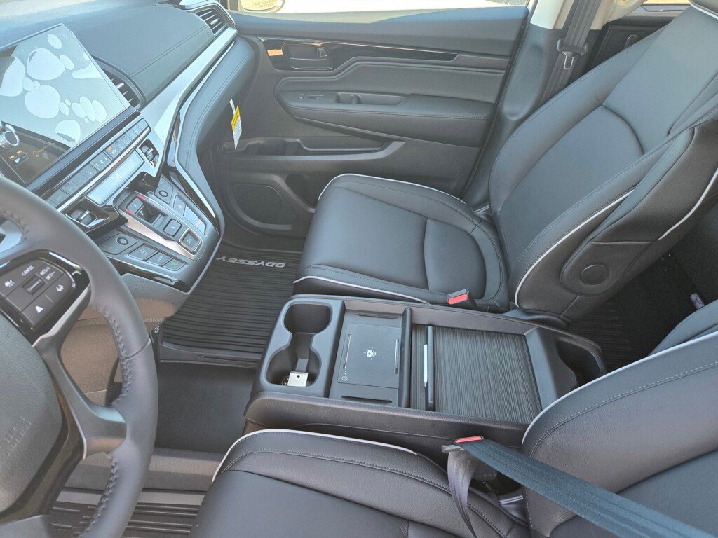 New 2026 Honda Odyssey Touring image 10