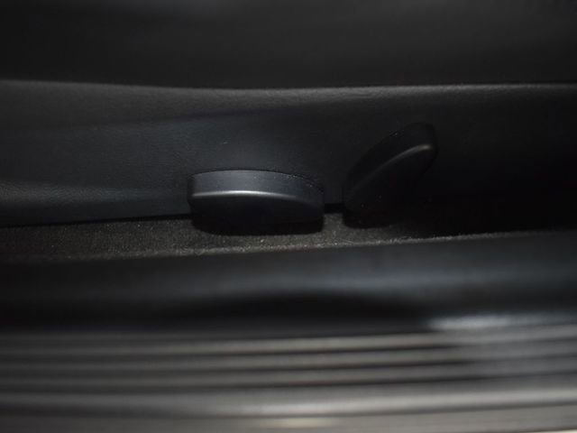 Used 2008 Chrysler Crossfire Limited image 15