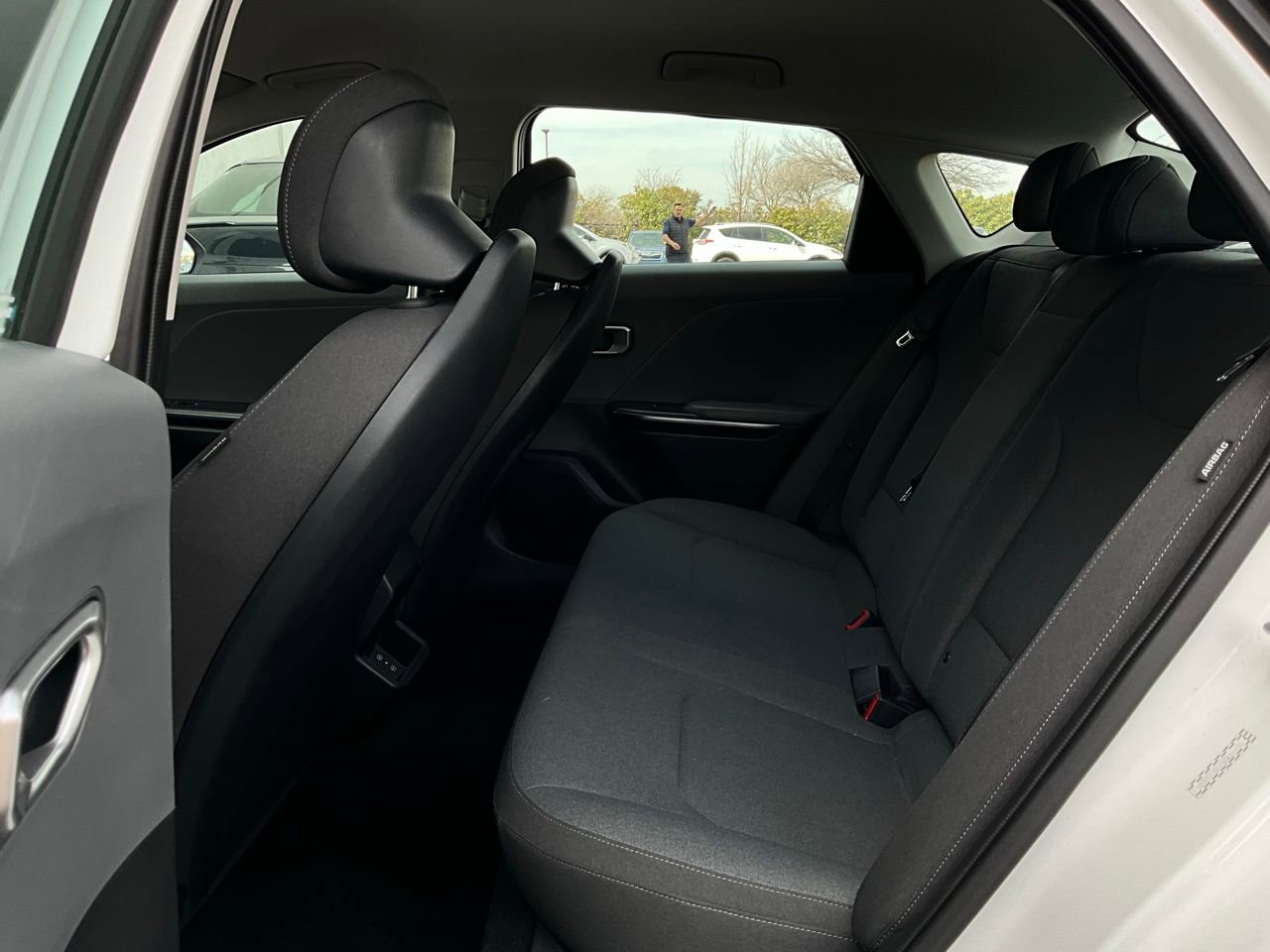 Used 2025 Kia K4 LXS image 11