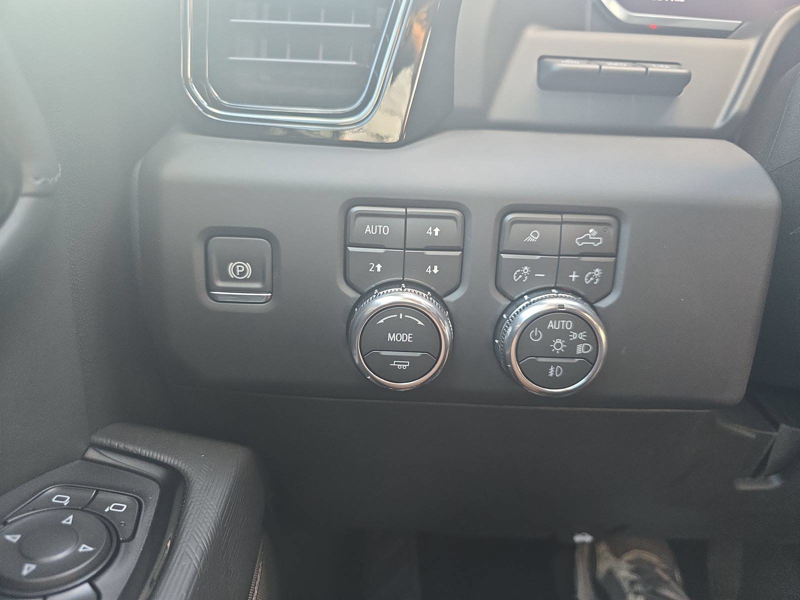 Used 2026 GMC Sierra 2500 AT4X AWD/4WD image 25