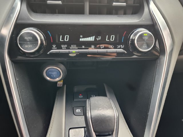 Certified 2022 Toyota Venza LE AWD/4WD image 18