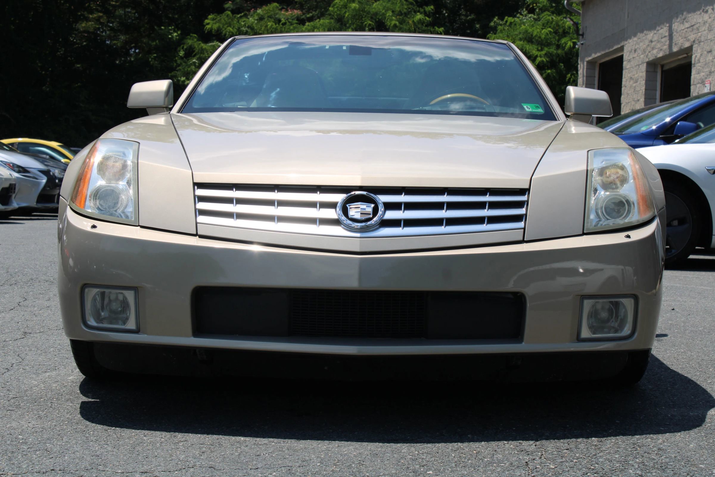 Used 2006 Cadillac XLR image 2