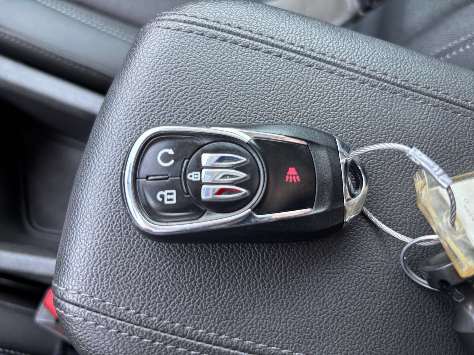 Used 2025 Buick Encore GX Preferred AWD/4WD image 22