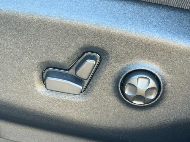 New 2026 Chrysler Pacifica Limited w/ S Appearance Package image 11