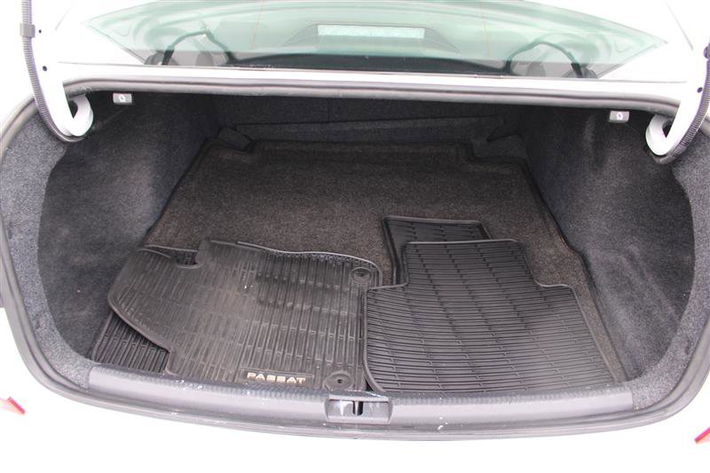 Used 2020 Volkswagen Passat 2.0T SEL image 21