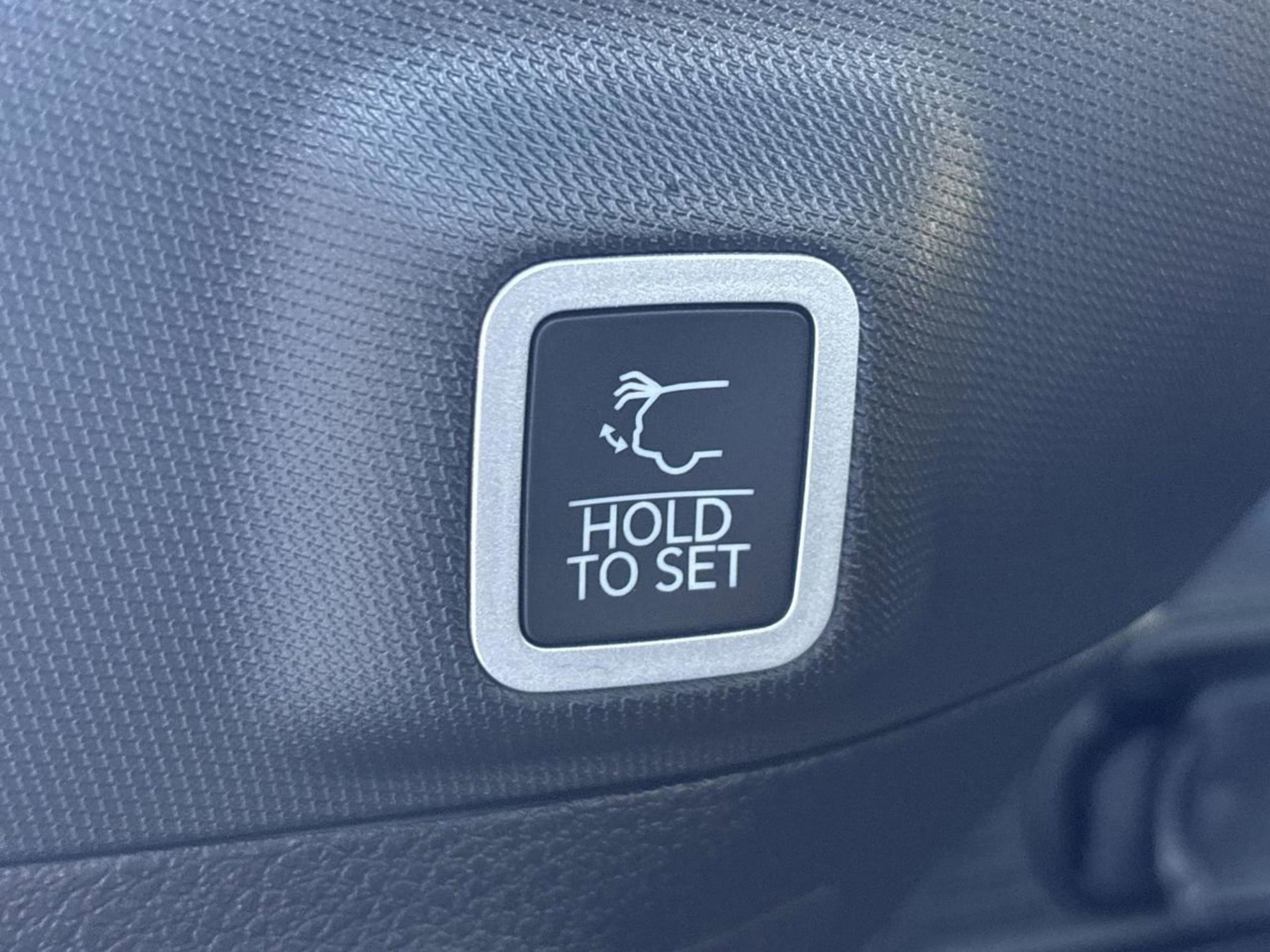 New 2025 Jeep Grand Cherokee Limited image 9