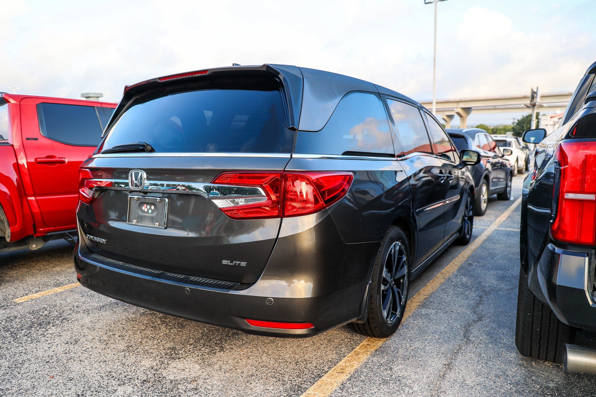 Used 2020 Honda Odyssey Elite image 7