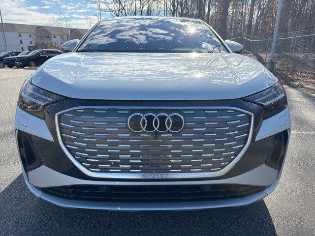 Used 2024 Audi Q4 e-tron Prestige image 8