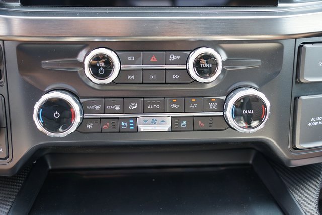 New 2025 Ford F250 Lariat w/ Lariat Ultimate Package image 17