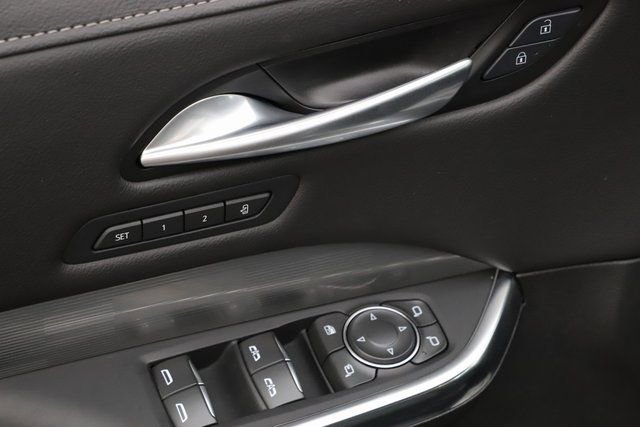 Used 2025 Cadillac XT4 Premium Luxury image 18