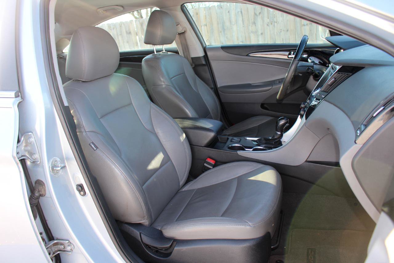 Used 2011 Hyundai Sonata Limited w/ Navigation Pkg 5 FWD image 42
