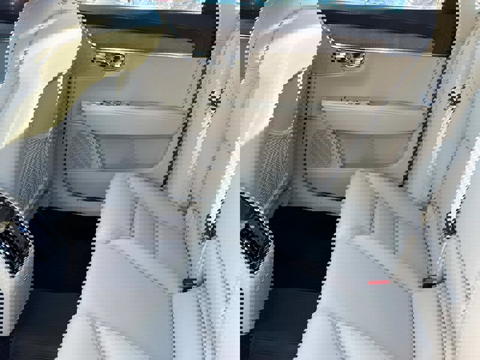 Certified 2024 Volvo S90 B6 Ultimate w/ Protection Package Premier image 12