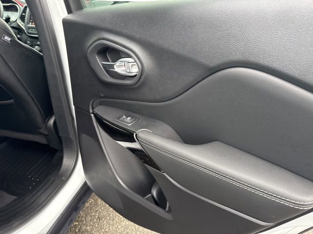 Used 2023 Jeep Cherokee Altitude Lux image 12