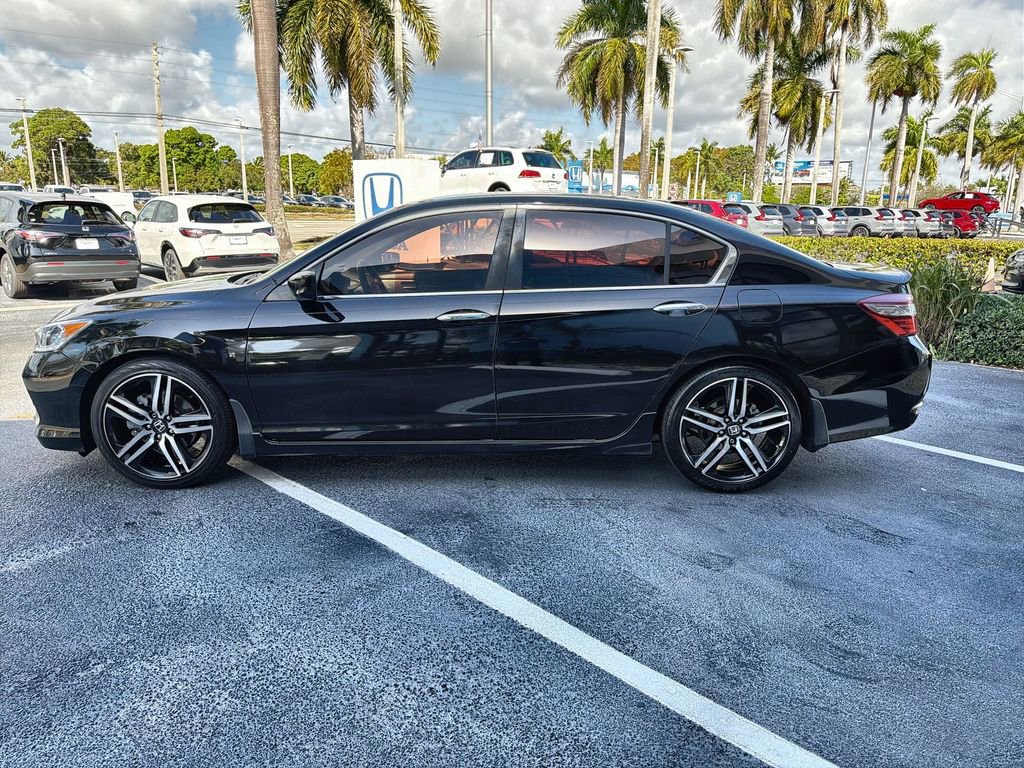 Used 2017 Honda Accord Sport image 5
