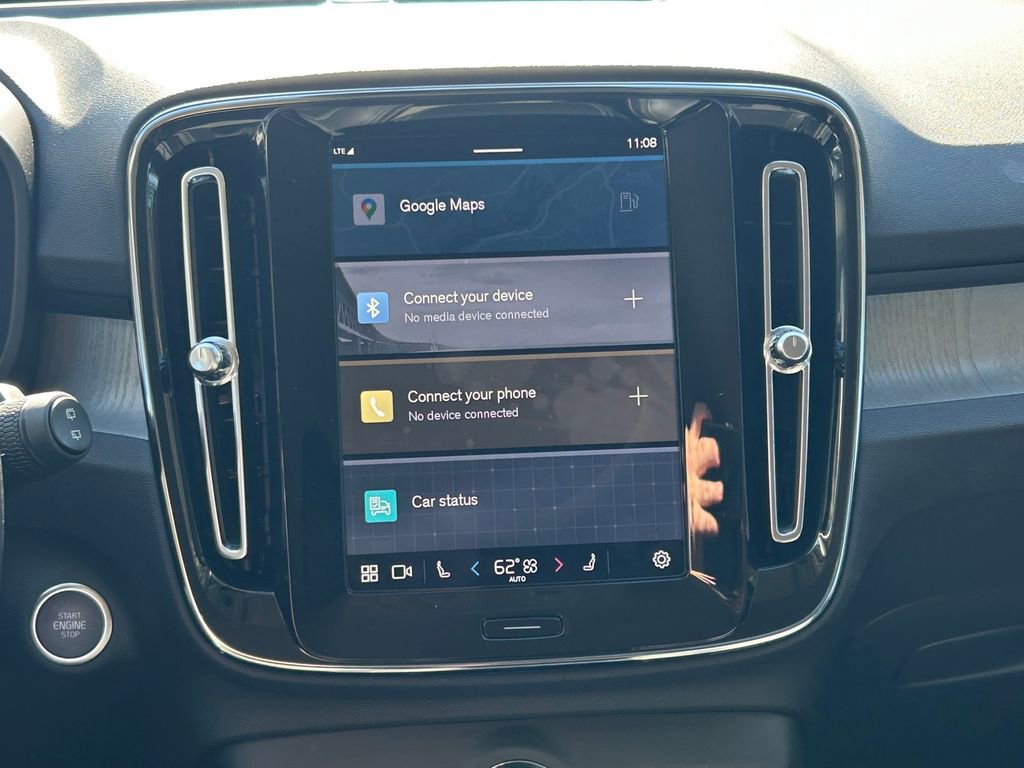 Used 2025 Volvo XC40 B5 Core w/ Protection Package Premier image 19