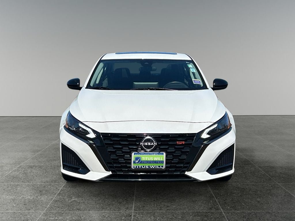 Used 2023 Nissan Altima 2.5 SR w/ SR Premium Package AWD/4WD image 2