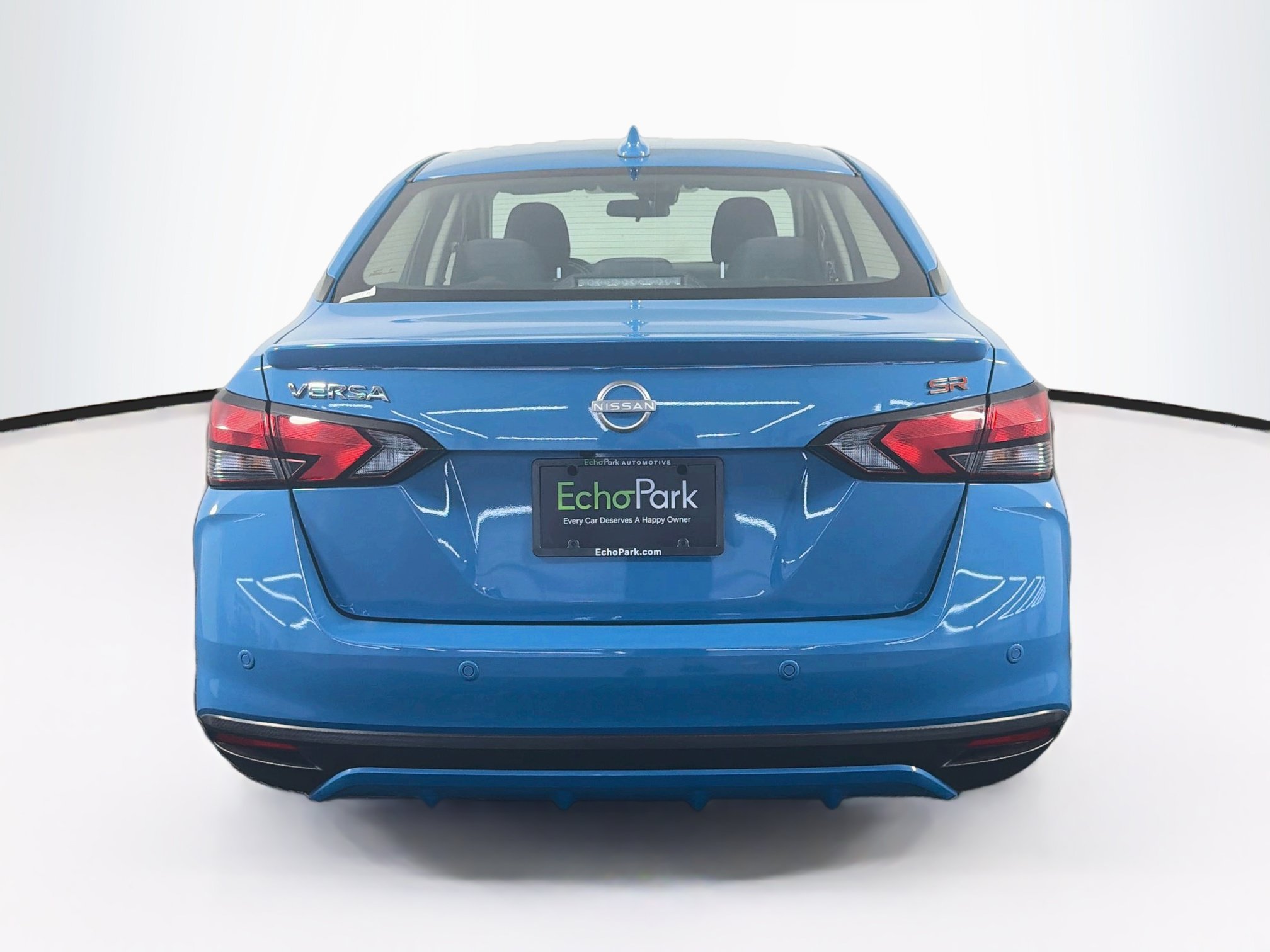 Used 2025 Nissan Versa SR FWD image 7