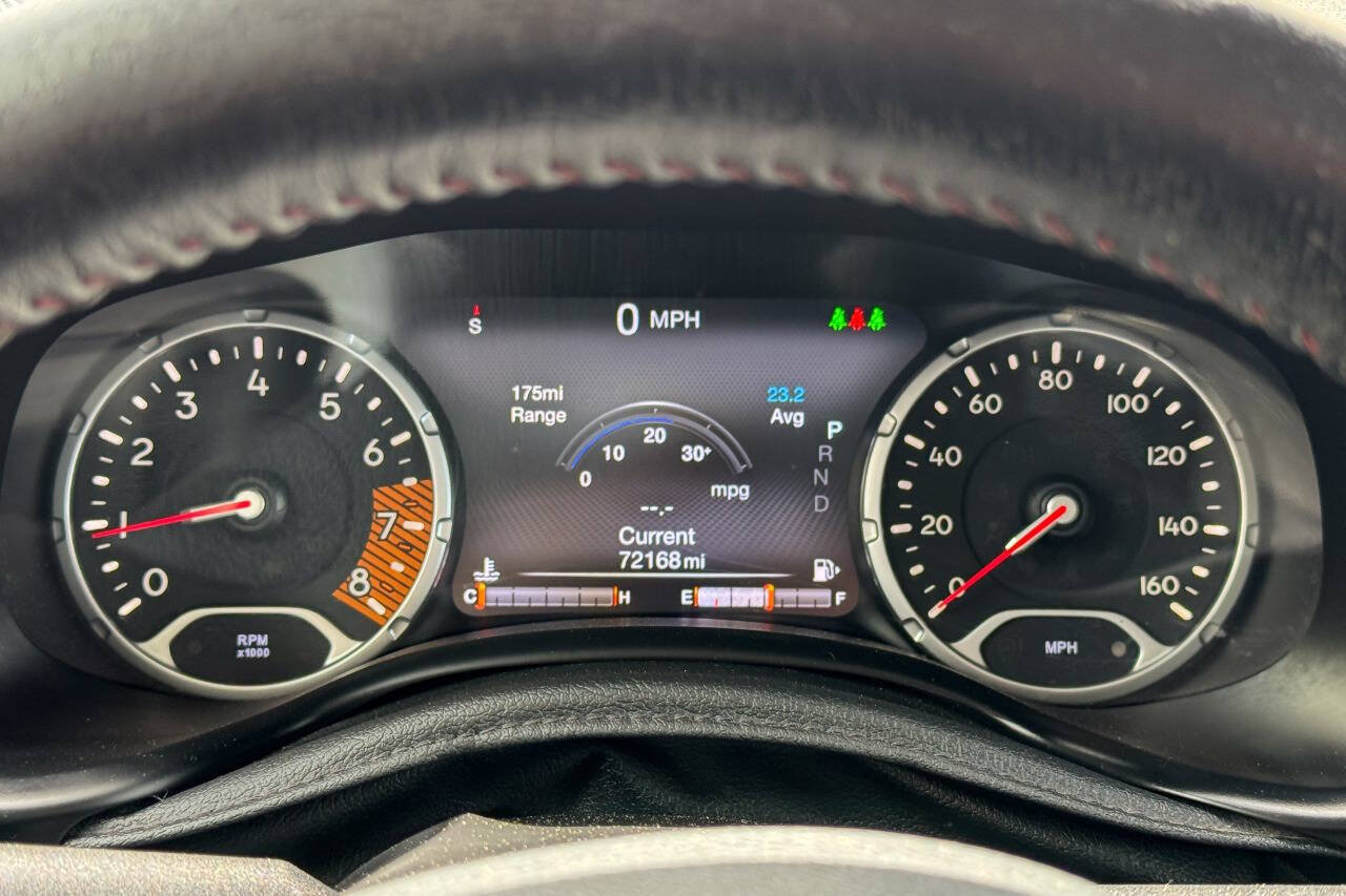 Used 2019 Jeep Renegade Trailhawk w/ UConnect 8.4 Nav Group AWD/4WD image 25