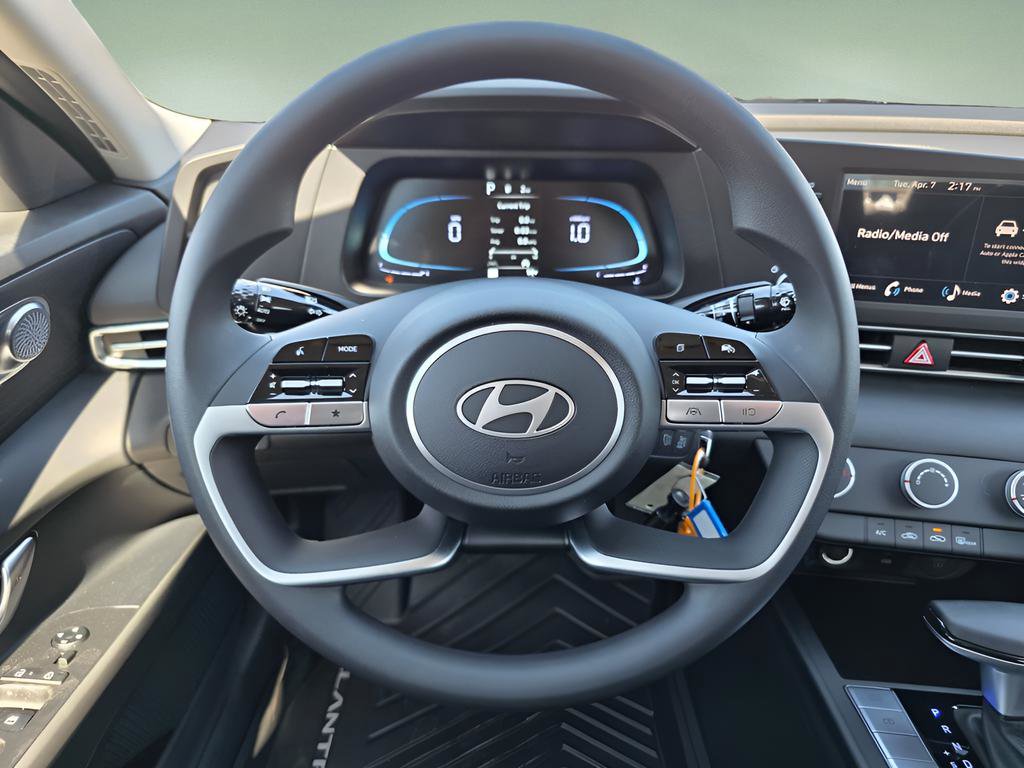 New 2026 Hyundai Elantra SE FWD image 16