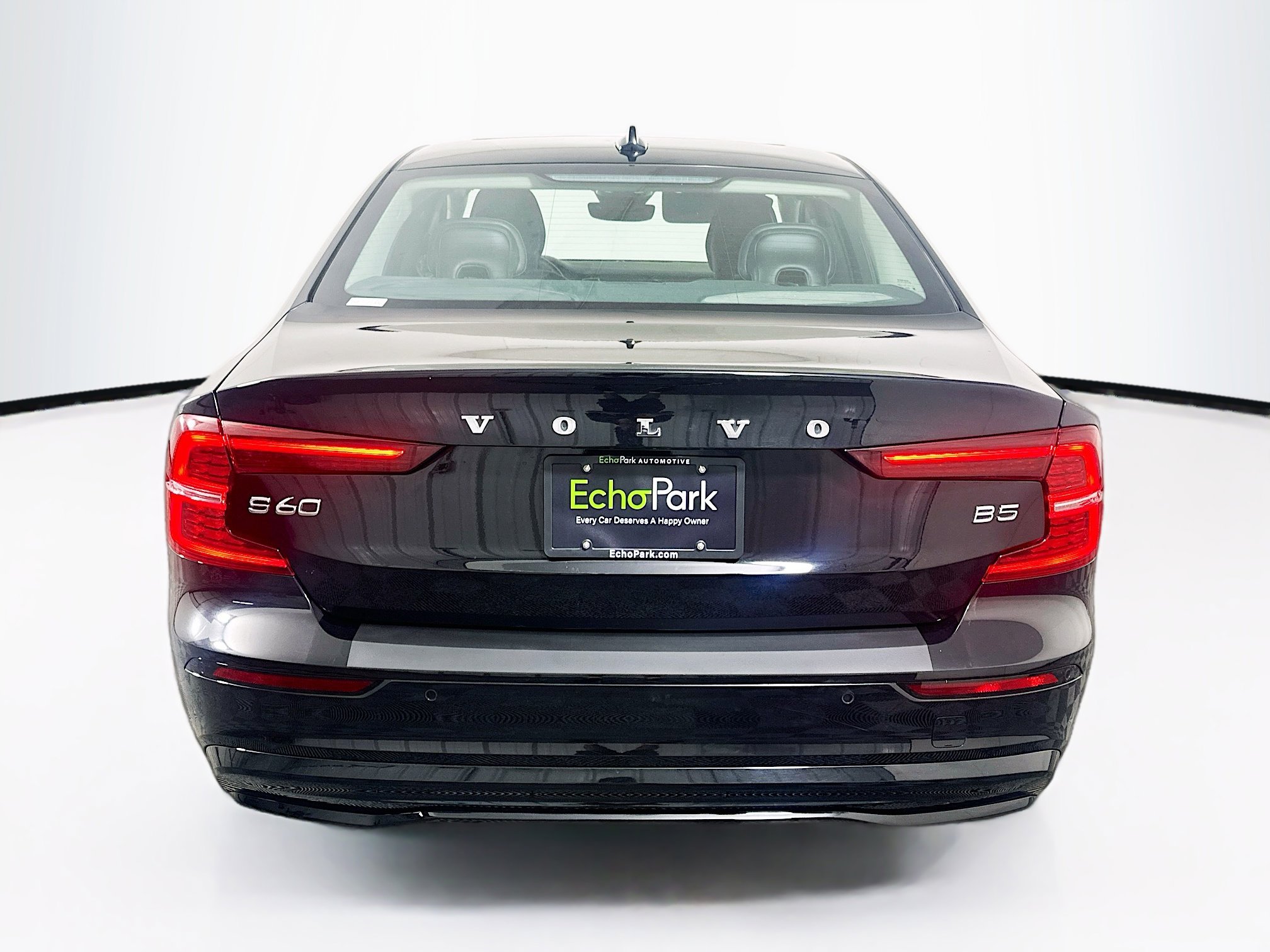 Used 2024 Volvo S60 B5 Core image 7