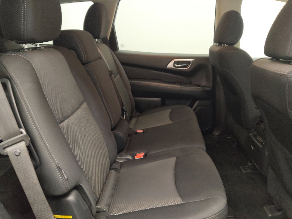 Used 2020 Nissan Pathfinder S FWD image 19