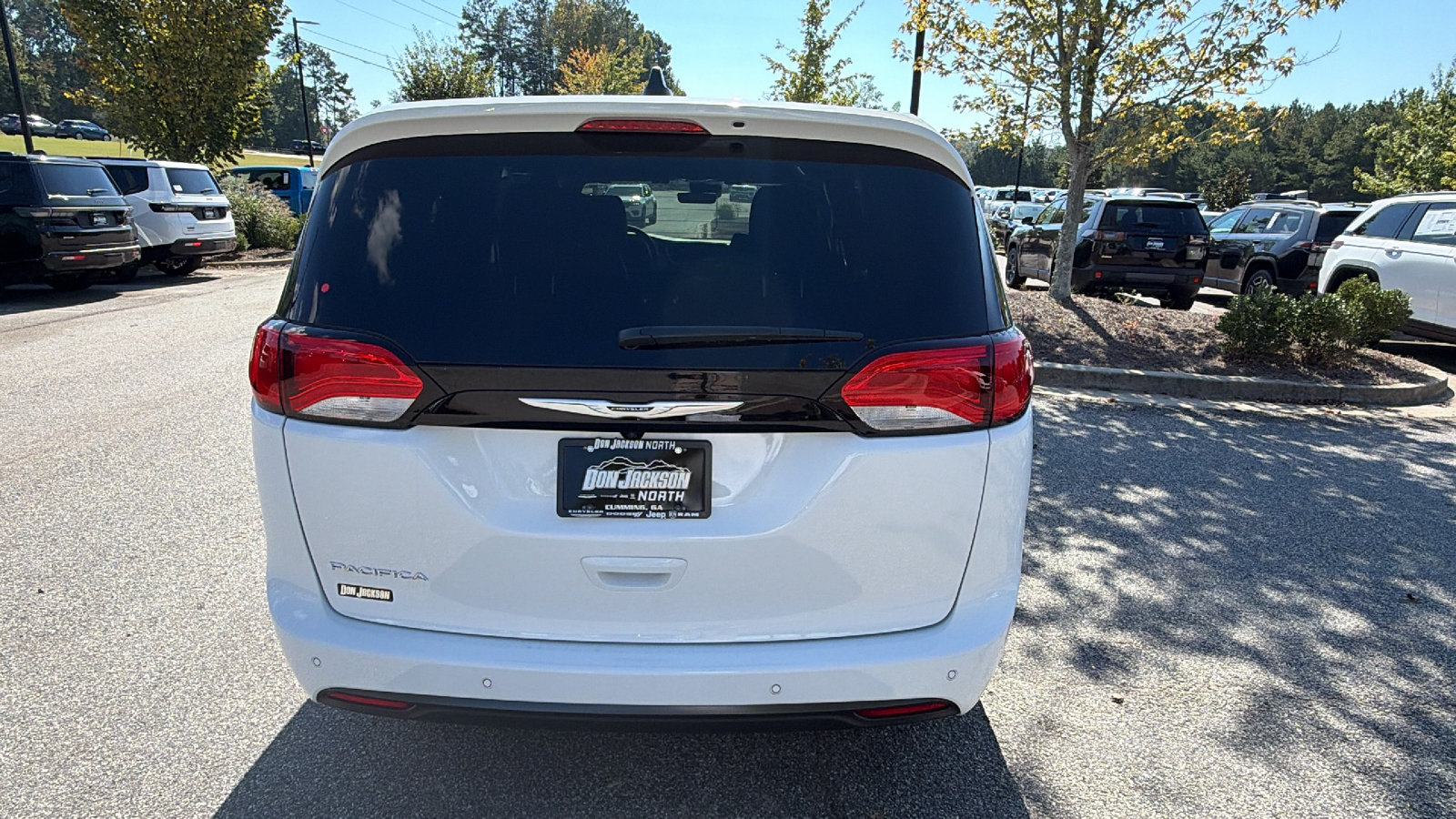 New 2027 Chrysler Pacifica LX FWD image 9