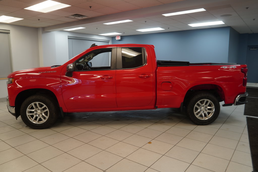 Used 2019 Chevrolet Silverado 1500 LT w/ All-Star Edition AWD/4WD image 2