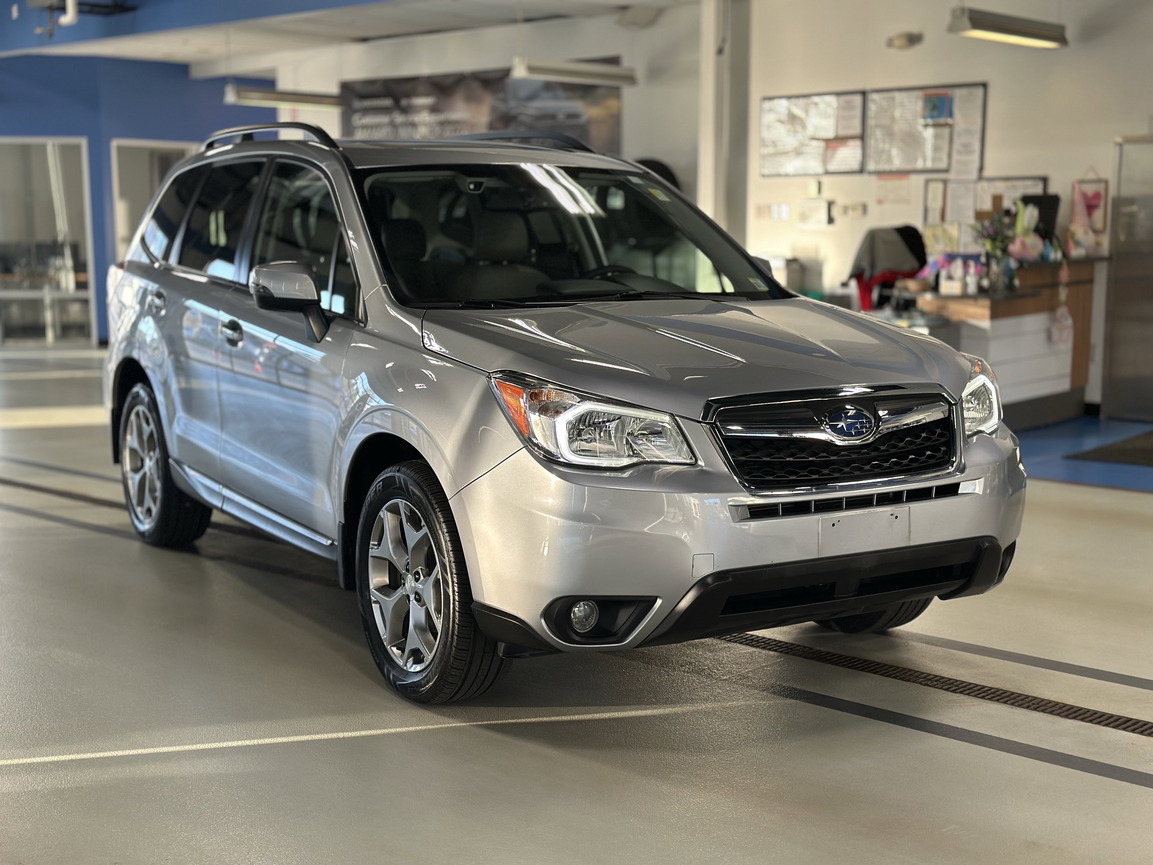 Used 2016 Subaru Forester 2.5i Touring w/ Eyesight & Navigation System AWD/4WD image 3