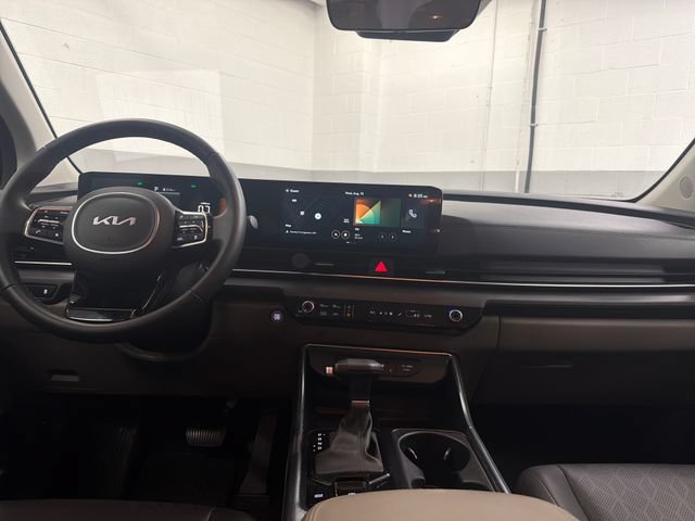 Used 2026 Kia Carnival EX FWD image 13
