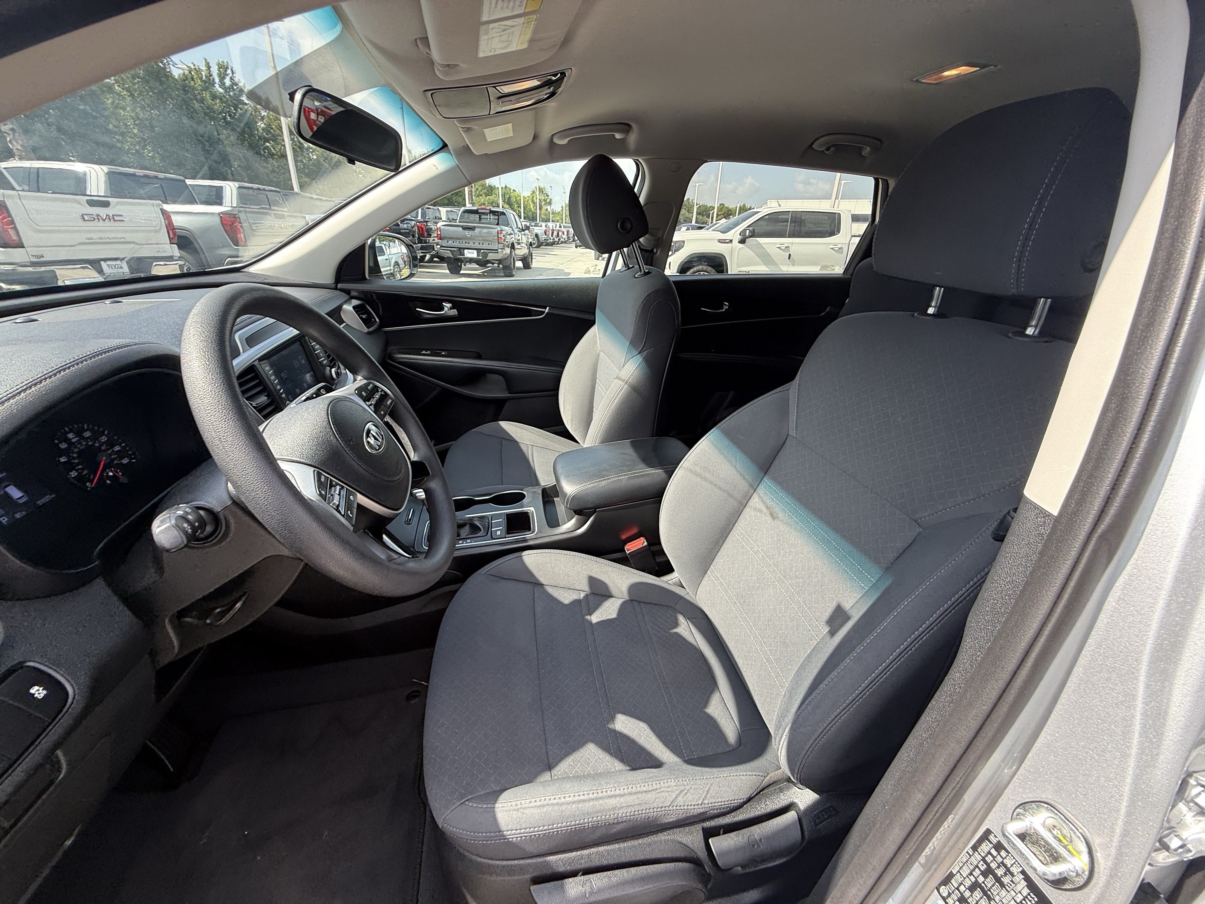 Used 2020 Kia Sorento FWD V6 image 28