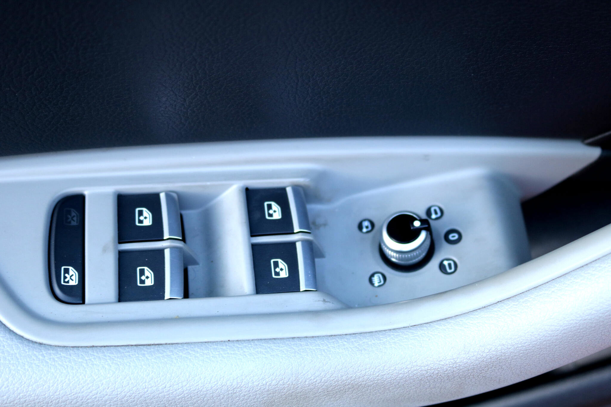 Used 2017 Audi A4 2.0T Premium Plus w/ Premium Plus Package image 15