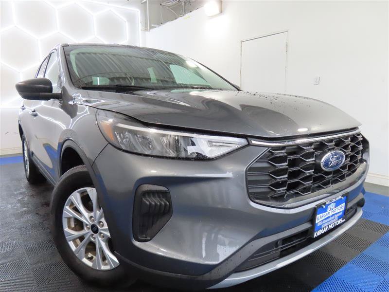 Used 2025 Ford Escape Active AWD/4WD image 2