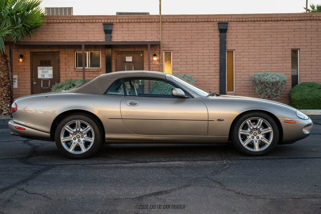 Used 2000 Jaguar XK8 Convertible RWD image 19