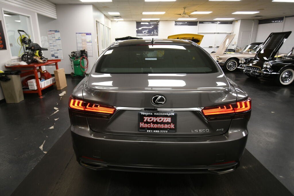 Used 2023 Lexus LS 500 AWD image 7