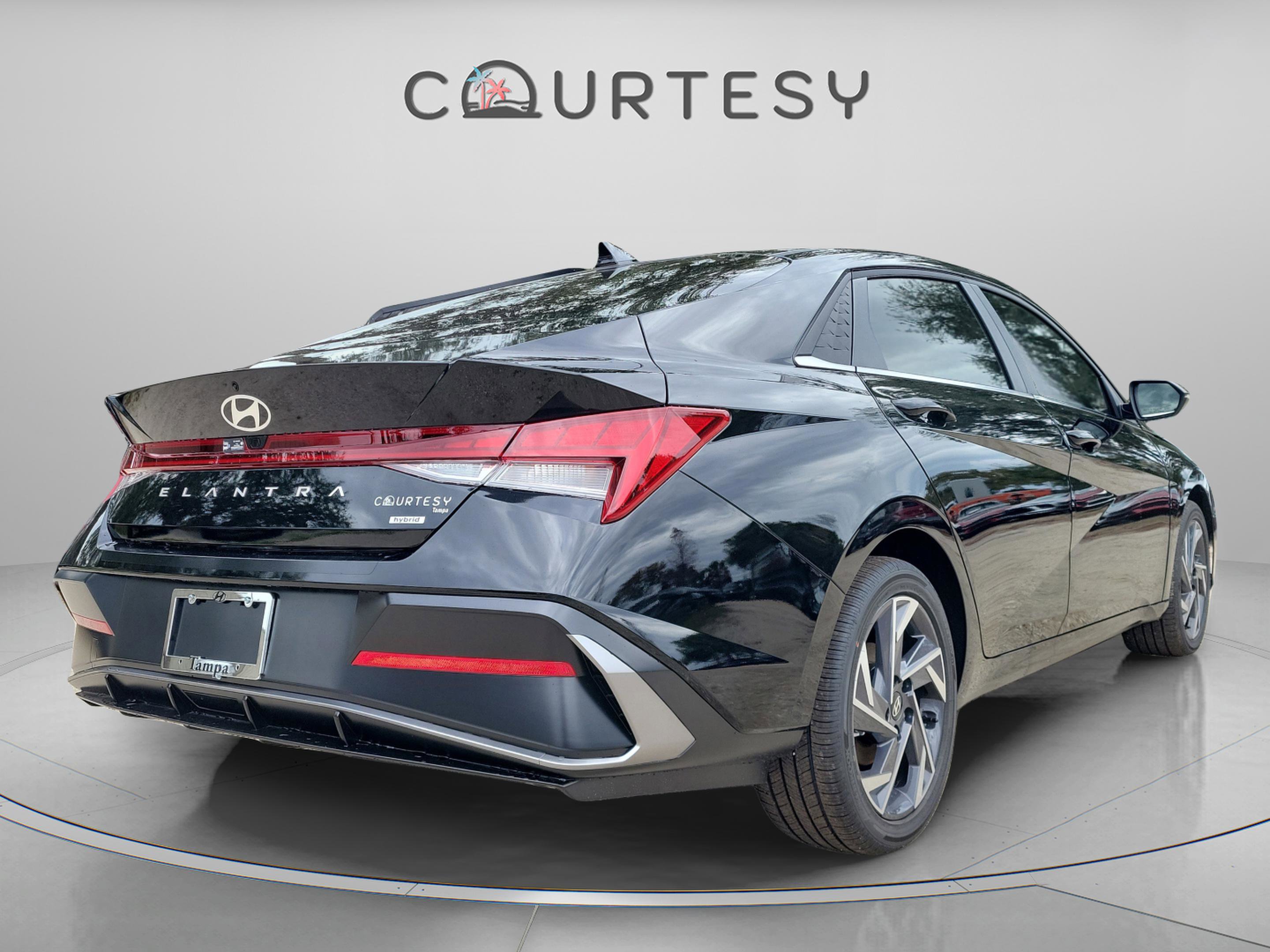 New 2026 Hyundai Elantra Limited image 4